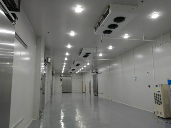 醫(yī)院建設(shè)1200立方藥房冷藏庫安裝費用價格是多少？